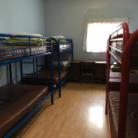 Turtle Hostel Victoria Esterno foto